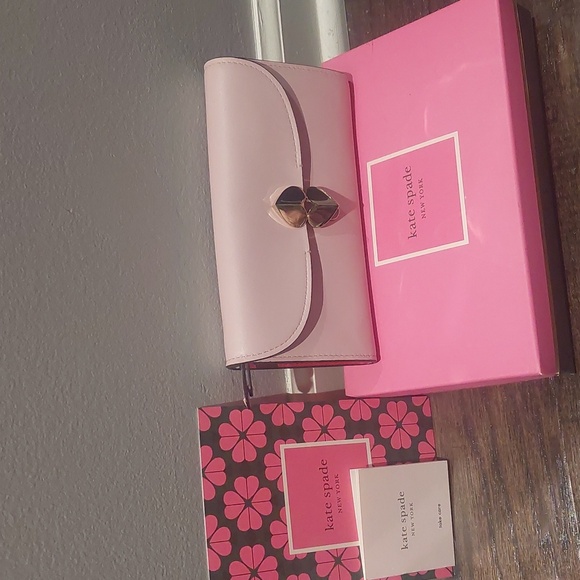 💫❣️MARK DOWN-Kate Spade Wallet💫❣️ - Picture 9 of 10